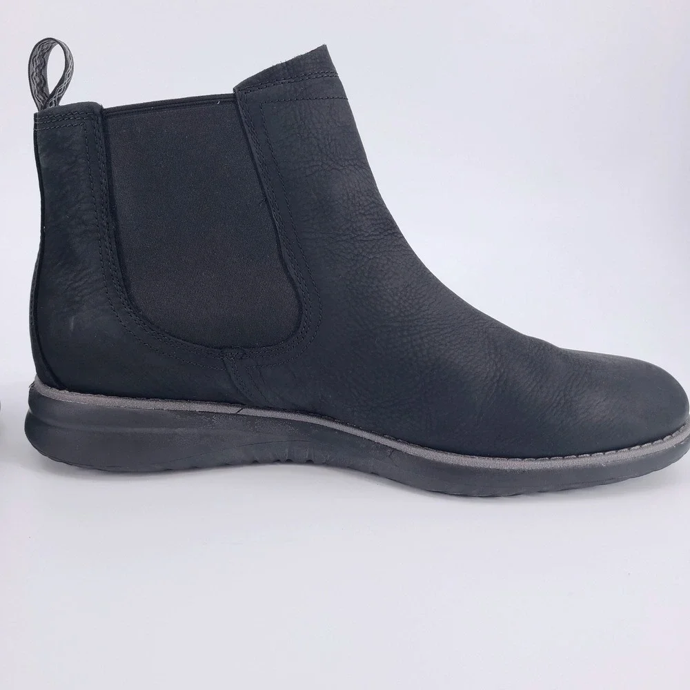 UGG sleek urban